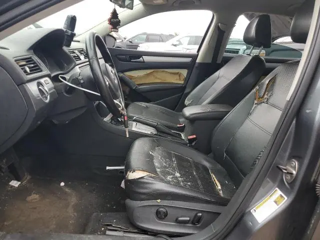 2012 VOLKSWAGEN PASSAT SE  