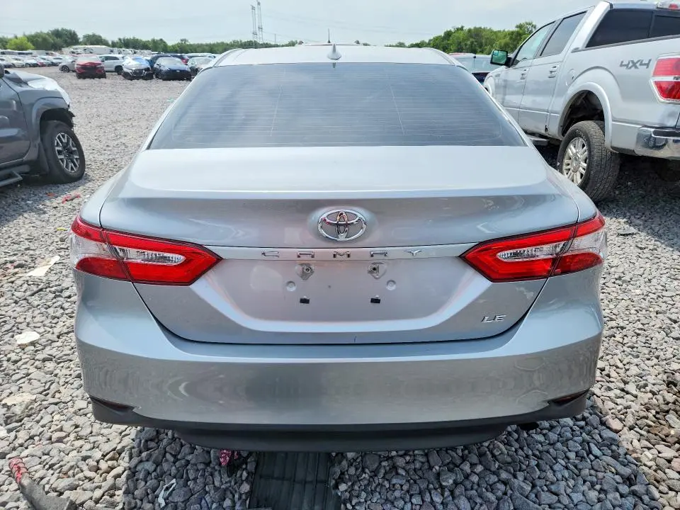 2019 TOYOTA CAMRY SE  