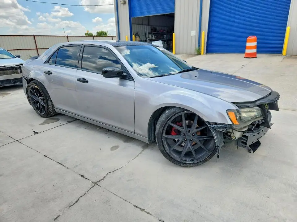 2016 CHRYSLER 300 LIMITED  