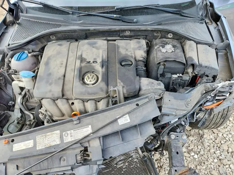 2012 VOLKSWAGEN PASSAT SE  