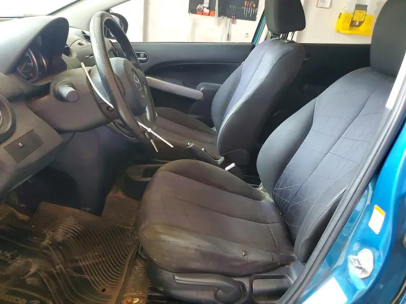 2011 MAZDA MAZDA2   