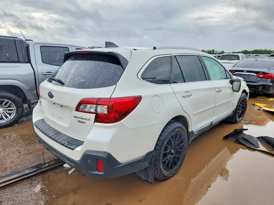 2018 SUBARU OUTBACK TOURING  