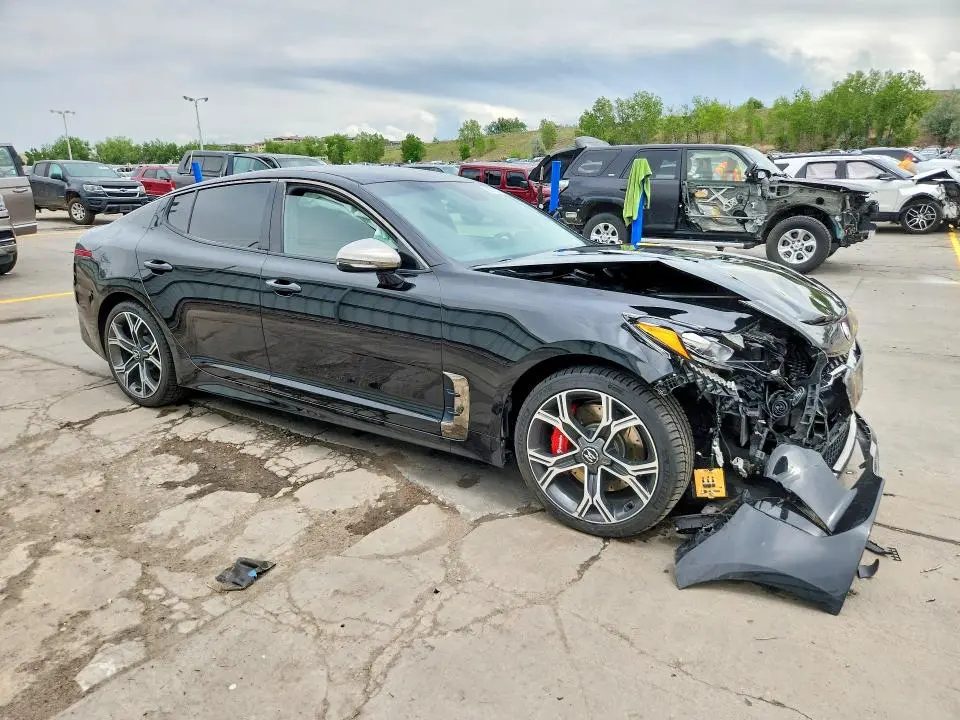 2019 KIA STINGER GT  