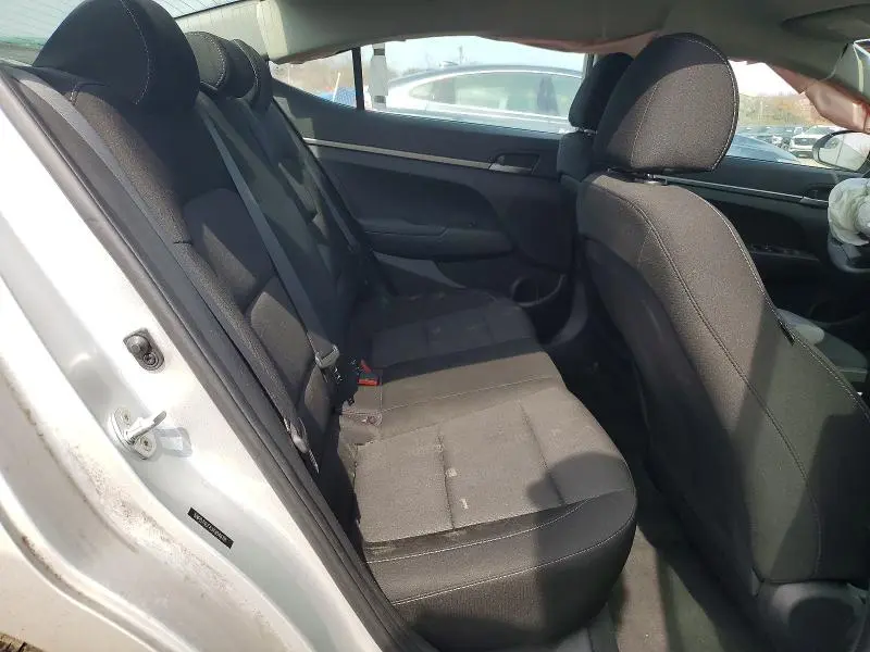 2018 HYUNDAI ELANTRA SE  