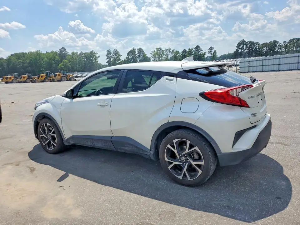 2020 TOYOTA C-HR XLE  