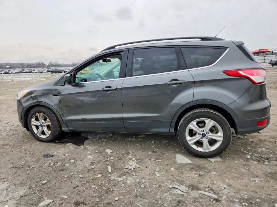 2016 FORD ESCAPE SE  