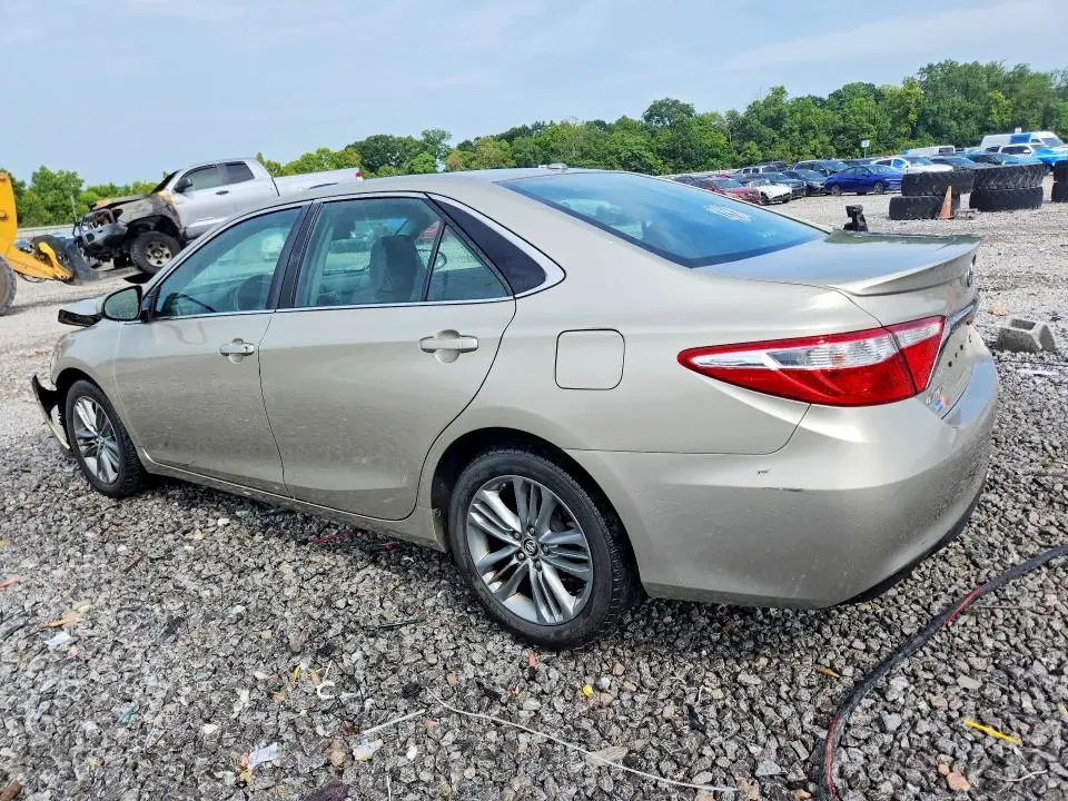2015 TOYOTA CAMRY SE  