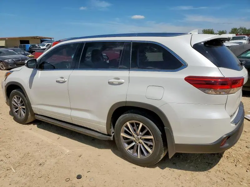 2018 TOYOTA HIGHLANDER SE  