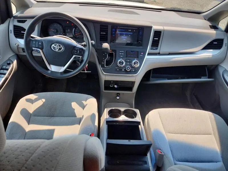 2015 TOYOTA SIENNA LE  