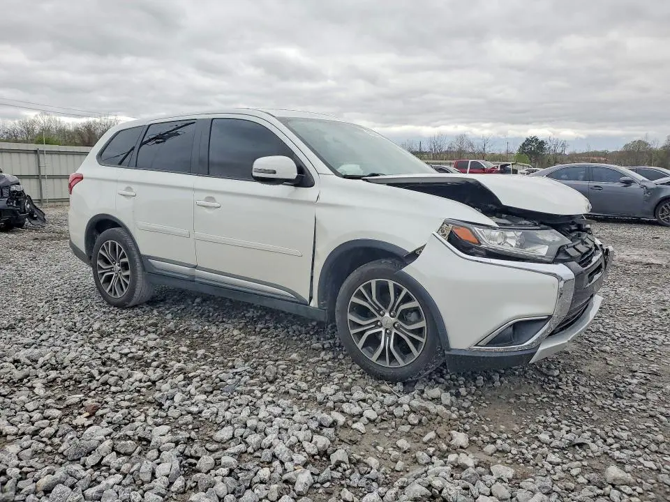 2018 MITSUBISHI OUTLANDER SE  