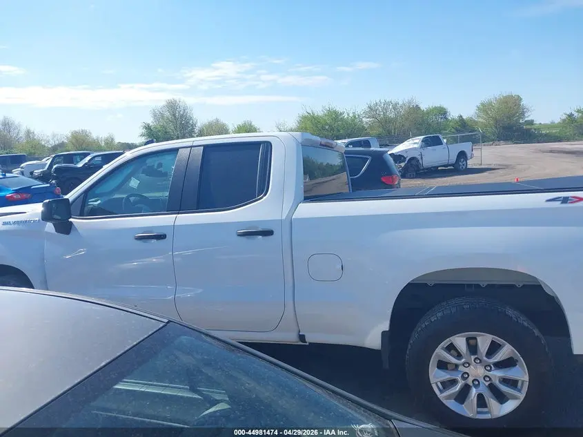 2024 CHEVROLET SILVERADO 1500 4WD  STANDARD BED CUSTOM