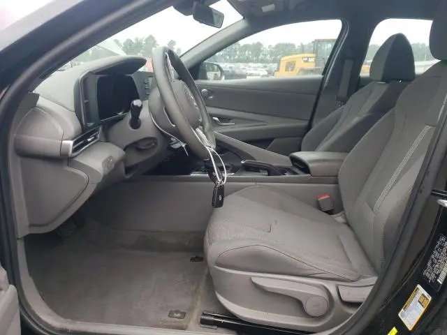 2022 HYUNDAI ELANTRA SE  