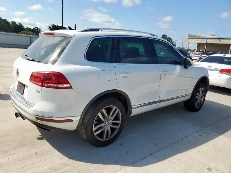 2016 VOLKSWAGEN TOUAREG SPORT  