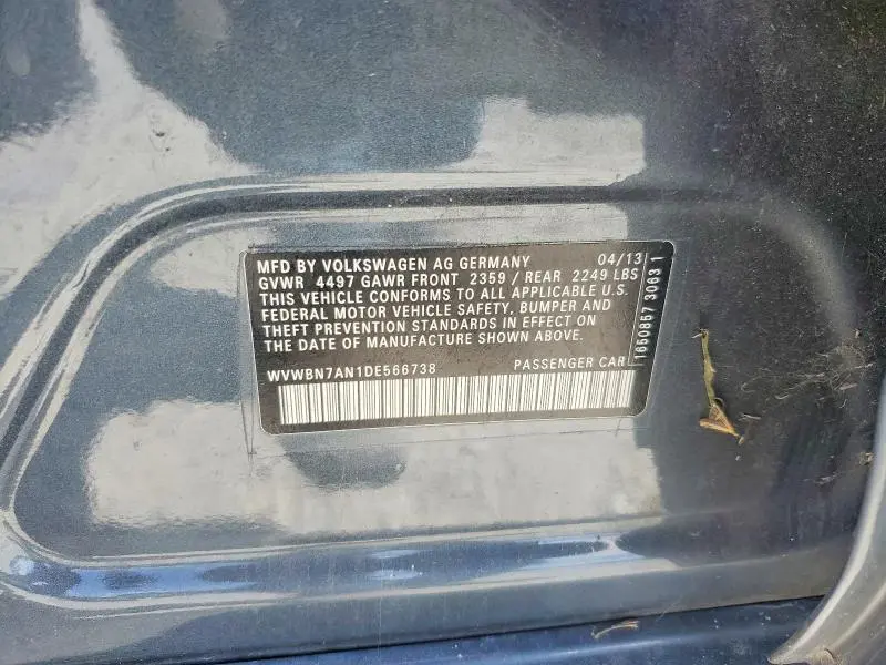 2013 VOLKSWAGEN PASSAT   