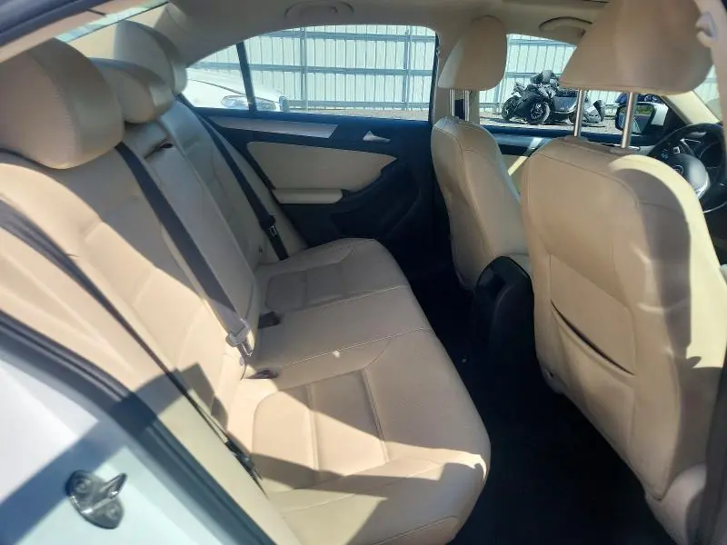 2017 VOLKSWAGEN JETTA SE  