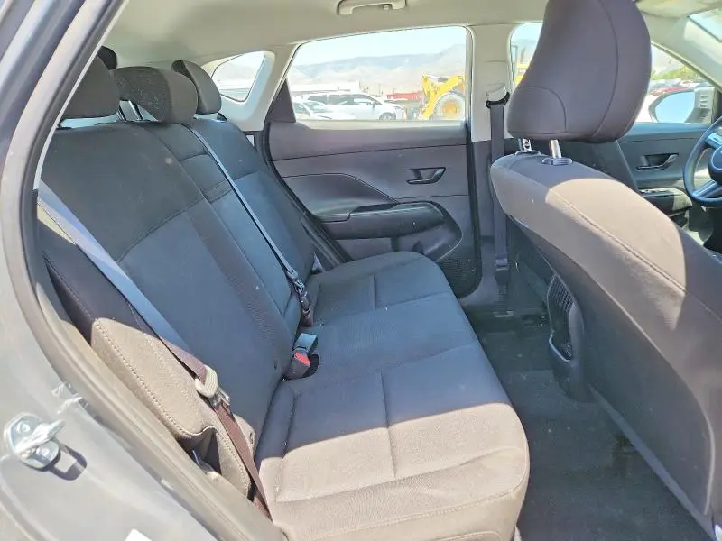 2025 HYUNDAI KONA SE  