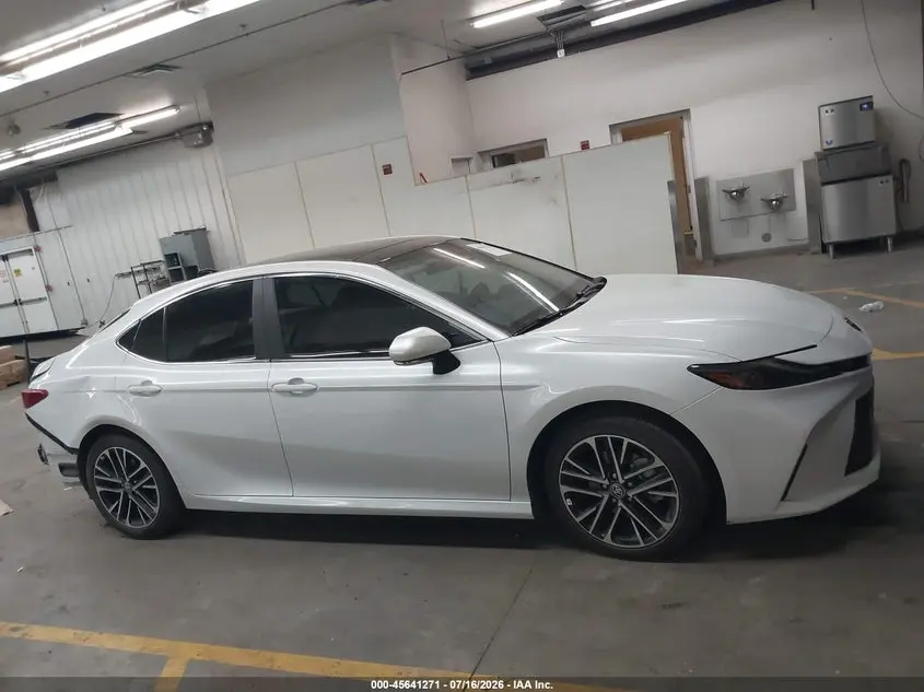 2025 TOYOTA CAMRY XLE