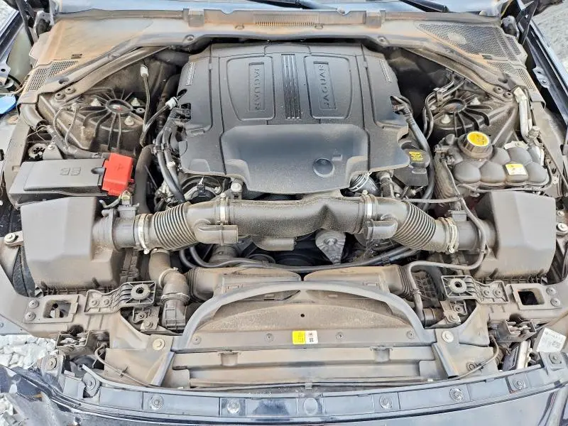 2017 JAGUAR XE PREMIUM  