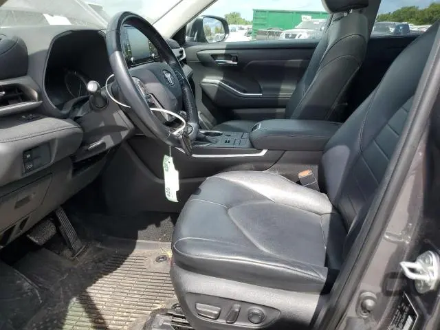 2020 TOYOTA HIGHLANDER XLE  