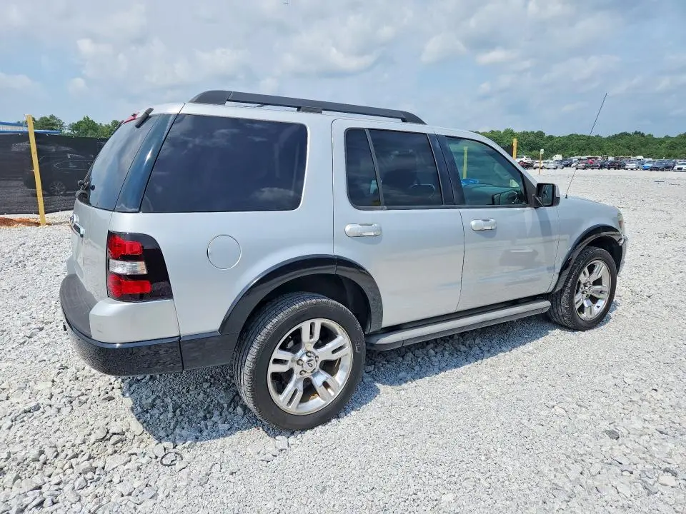 2010 FORD EXPLORER XLT  