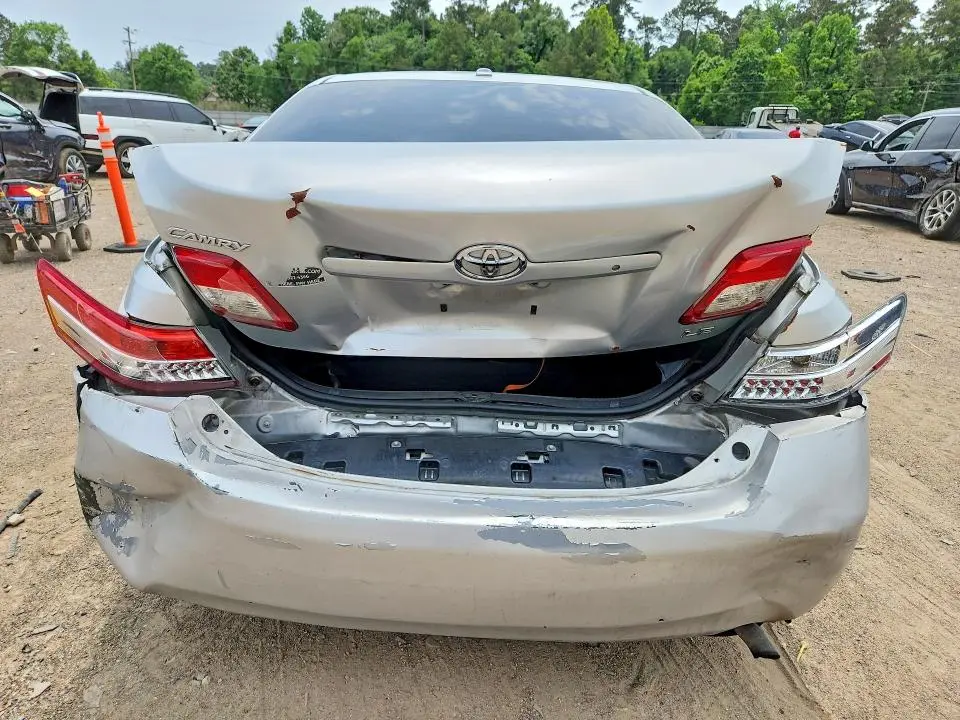 2011 TOYOTA CAMRY LE  