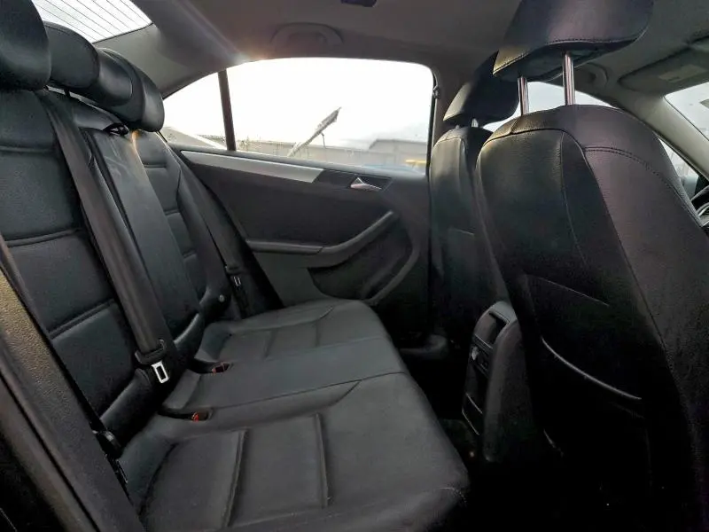 2013 VOLKSWAGEN JETTA SE  