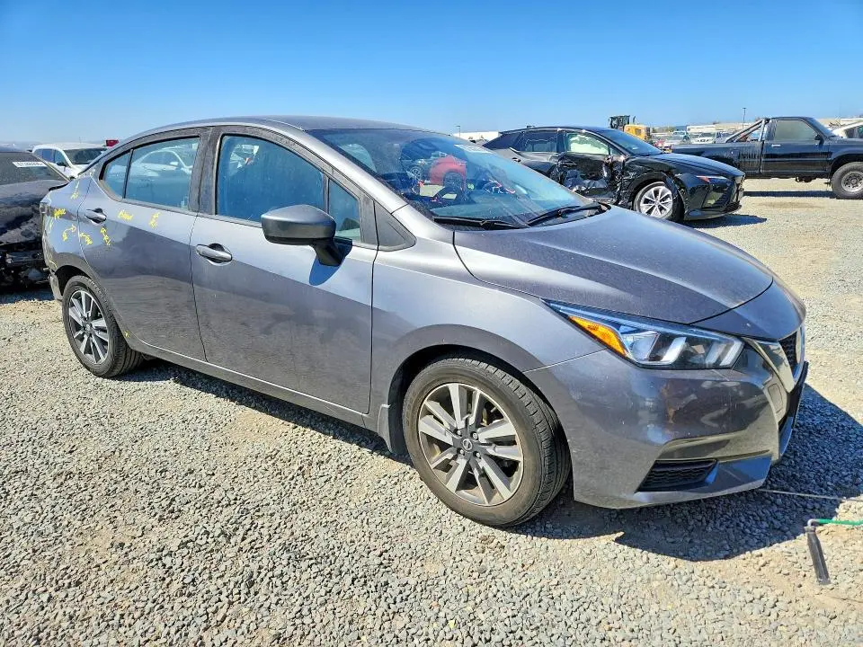 2022 NISSAN VERSA SV  