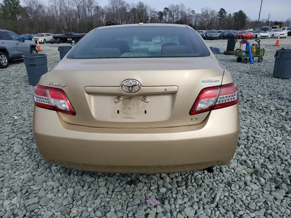 2011 TOYOTA CAMRY LE  
