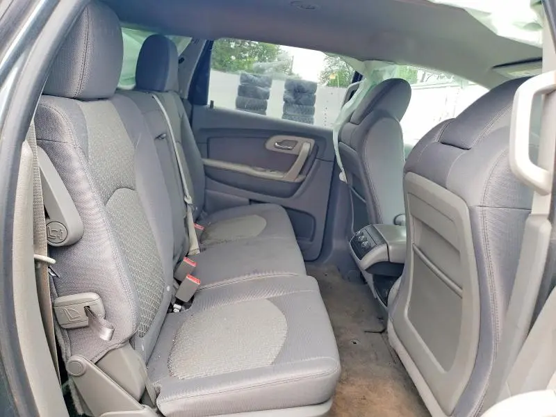 2011 CHEVROLET TRAVERSE LS  