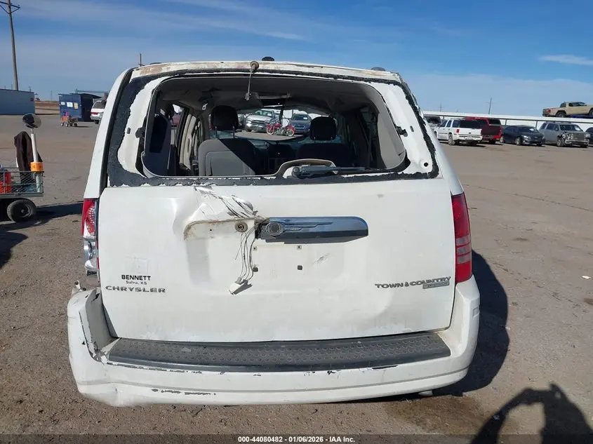 2010 CHRYSLER TOWN & COUNTRY TOURING