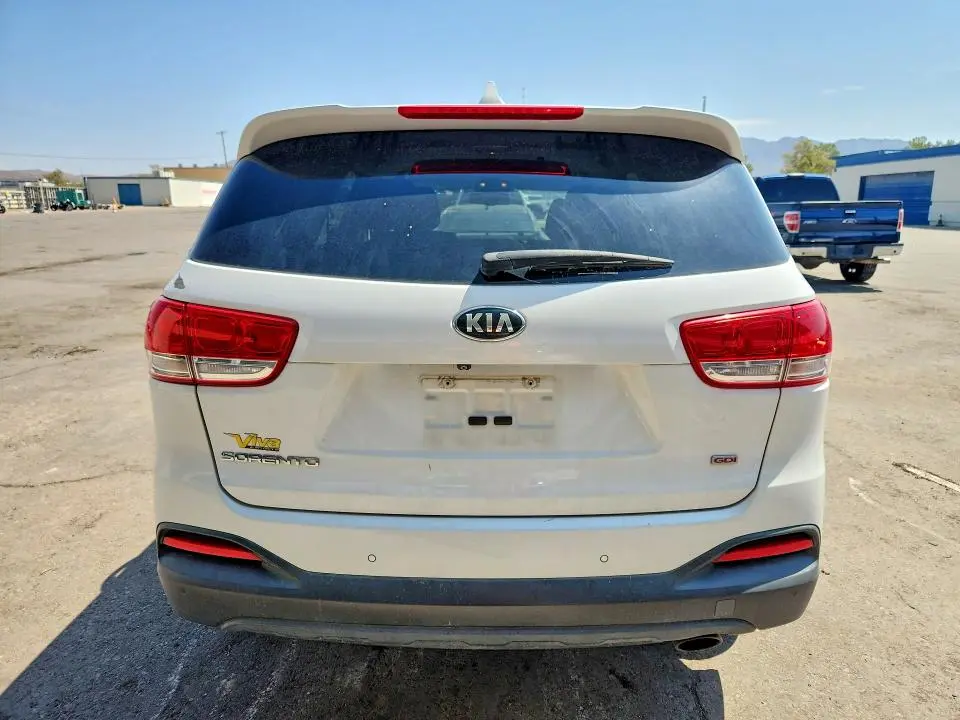 2016 KIA SORENTO LX  