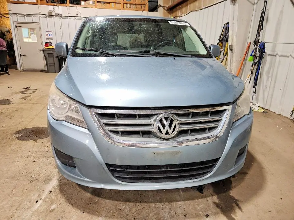 2010 VOLKSWAGEN ROUTAN SE  
