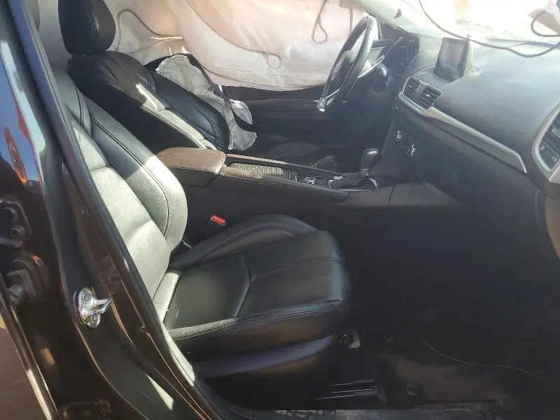 2017 MAZDA 3 TOURING  