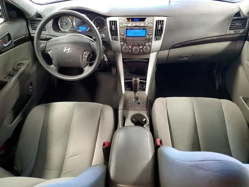 2010 HYUNDAI SONATA GLS  
