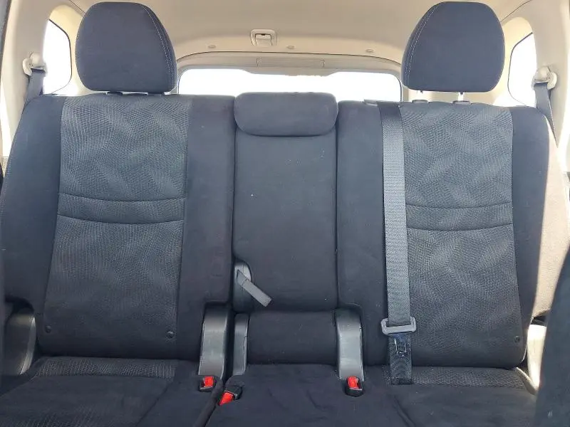 2015 NISSAN ROGUE SV  
