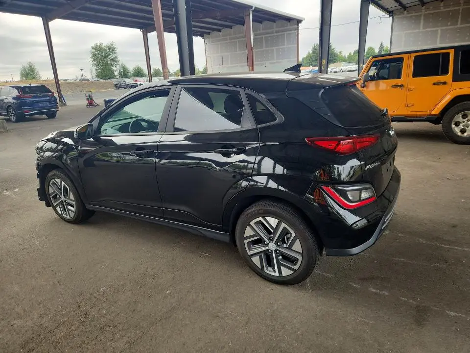 2023 HYUNDAI KONA SE  