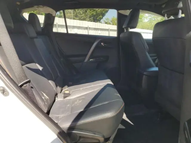 2018 TOYOTA RAV4 SE