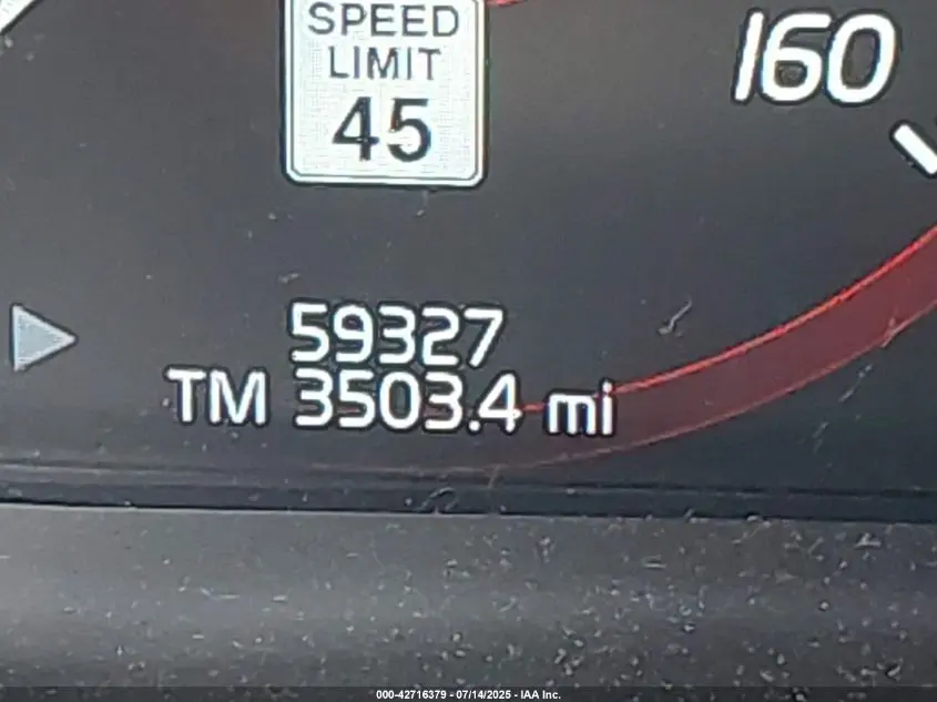 2018 VOLVO XC60 HYBRID T8 INSCRIPTION