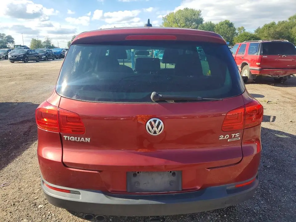 2014 VOLKSWAGEN TIGUAN S  