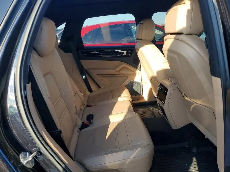 2020 PORSCHE CAYENNE S  