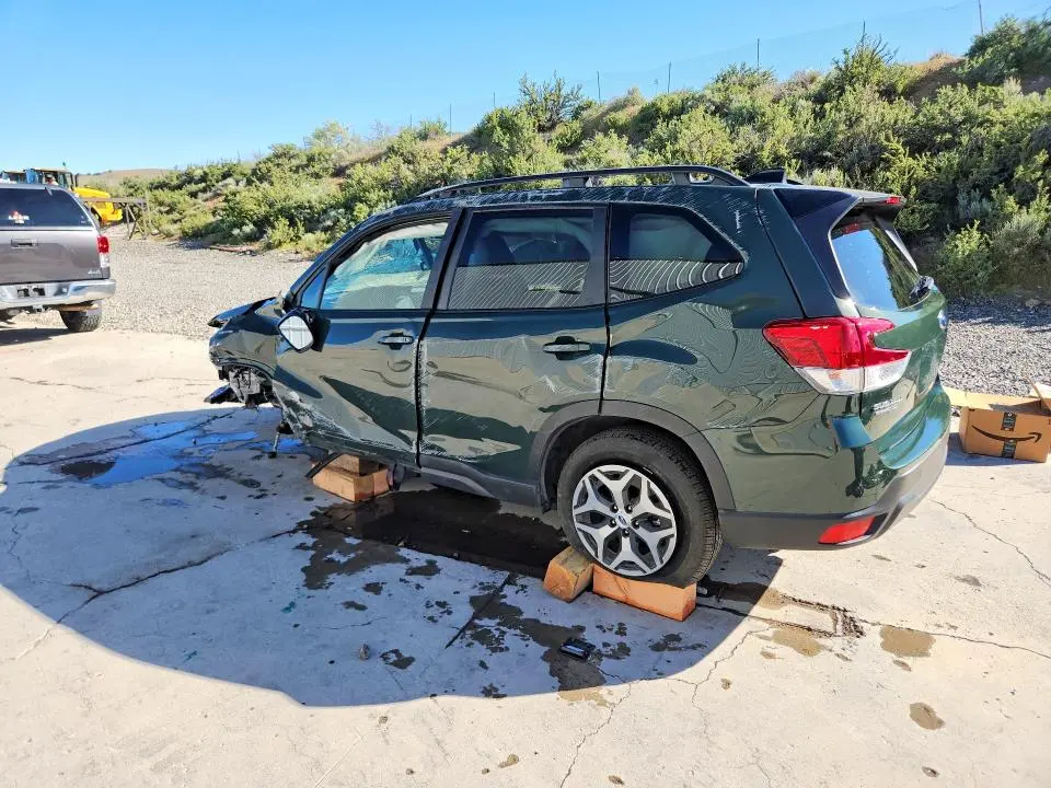 2024 SUBARU FORESTER PREMIUM  