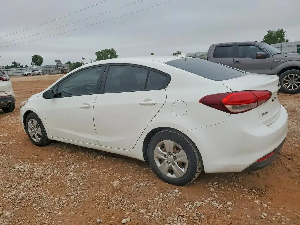 2017 KIA FORTE LX  