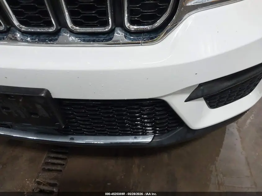 2023 JEEP GRAND CHEROKEE LAREDO 4X4