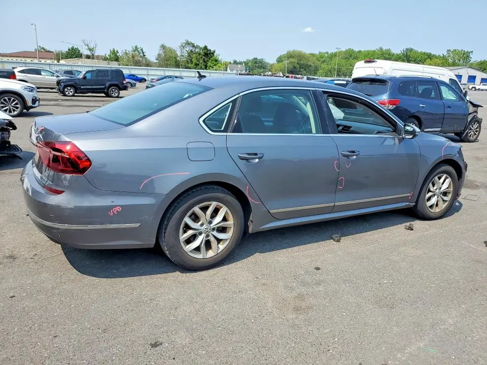 2017 VOLKSWAGEN PASSAT S  