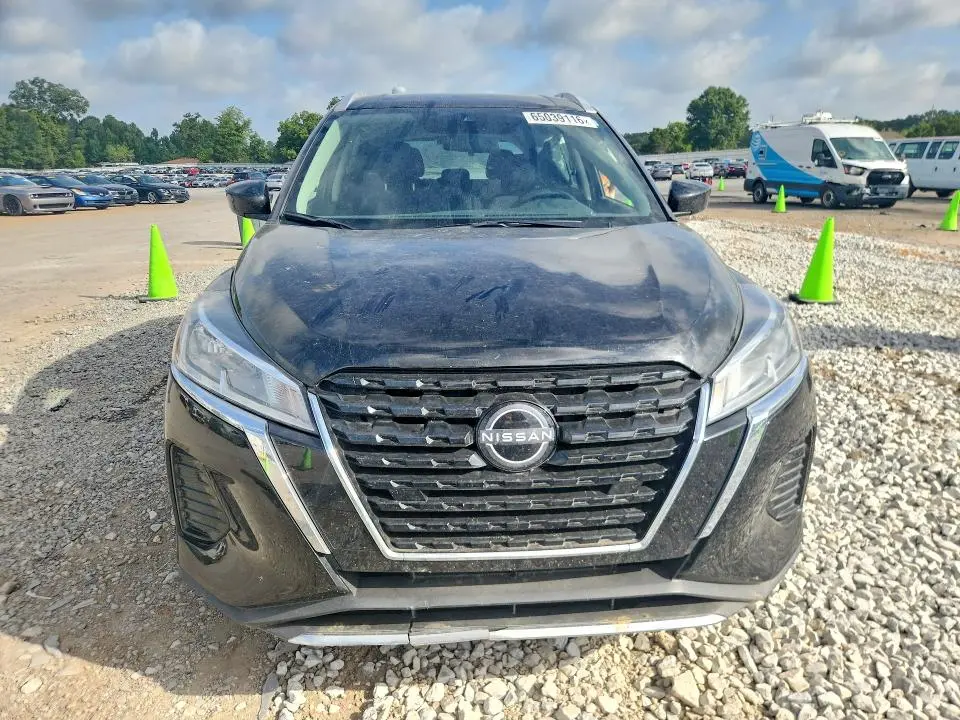 2023 NISSAN KICKS SV  