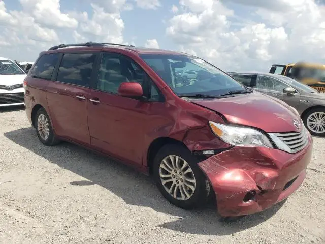 2011 TOYOTA SIENNA XLE  