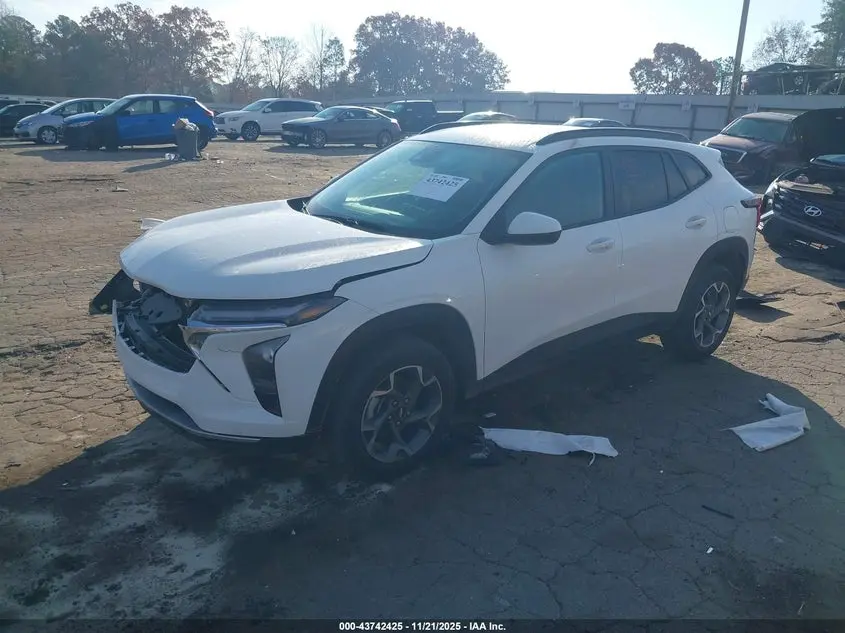 2025 CHEVROLET TRAX FWD LT