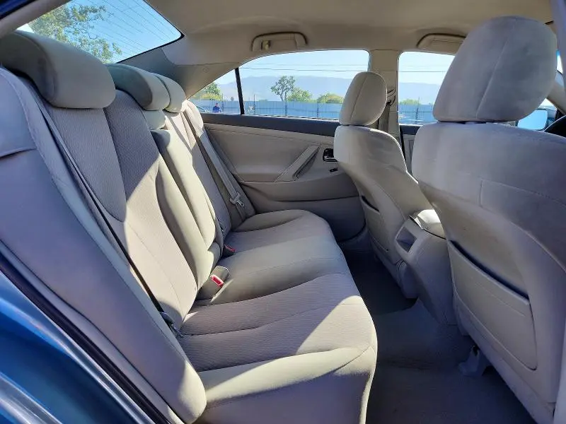 2010 TOYOTA CAMRY LE  