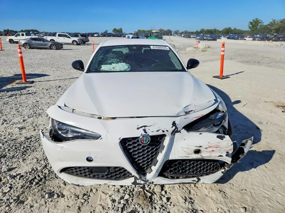 2021 ALFA ROMEO GIULIA SPORT  