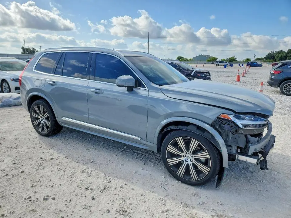 2024 VOLVO XC90 PLUS  